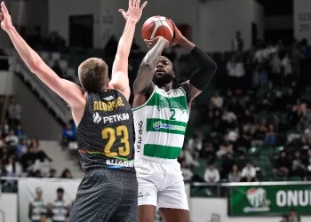 Fenerbahçe Beko, üst üste 7. galibiyetini aldı!