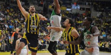 Fenerbahçe Beko, Zalgiris’i son çeyrekte devirdi!