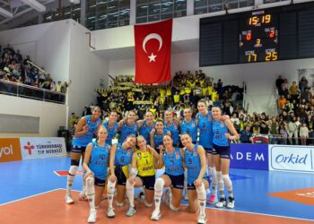 Fenerbahçe Opet, ilk devreyi lider bitirdi!