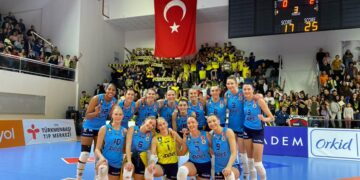 Fenerbahçe Opet, ilk devreyi lider bitirdi!