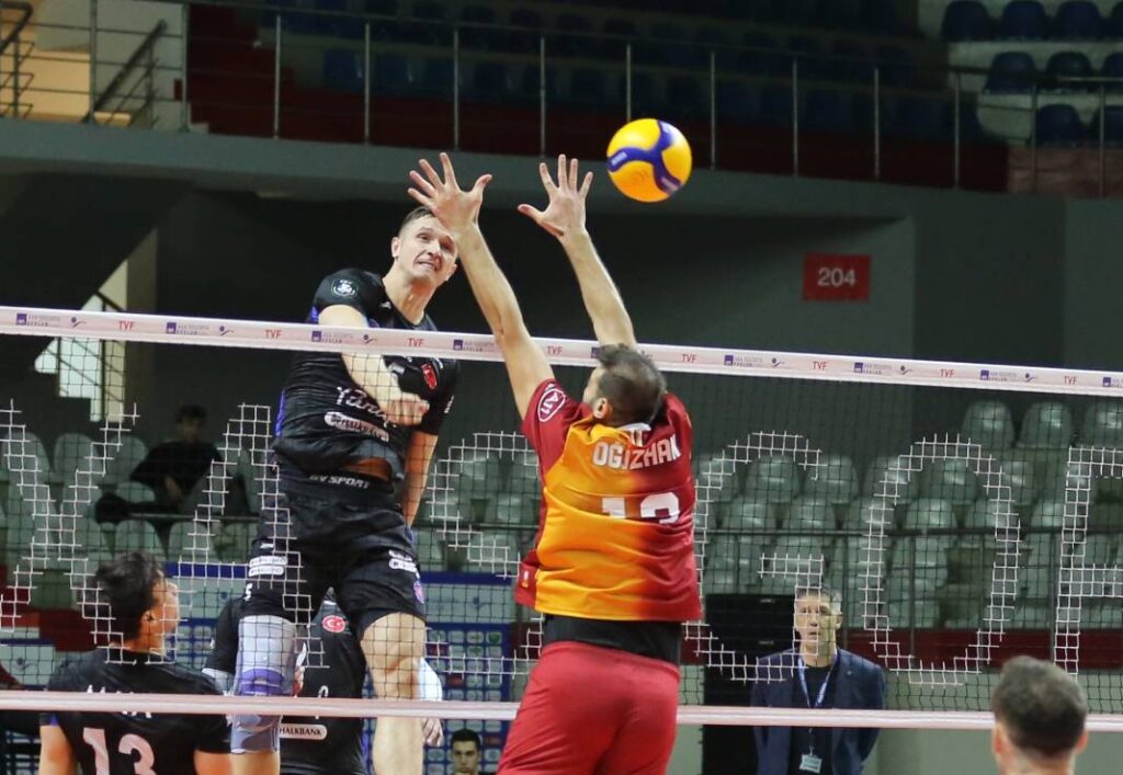 halkbank deplasmanda galatasaray i da devirdi habermeydan