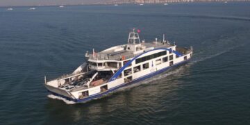 İzmir’de deniz ulaşımı olumsuz hava şartlarından etkilendi