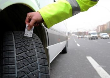 Kış lastiği zorunluluğu ve cezaları: Özel otomobiller kış lastiği takmalı mı?