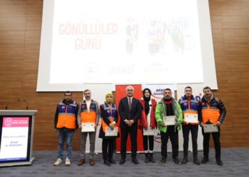 Muş’ta asrın felaketinde görev yapan gönüllülere teşekkür belgesi verildi