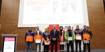 Muş’ta asrın felaketinde görev yapan gönüllülere teşekkür belgesi verildi