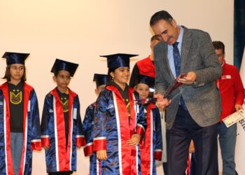 Muş’ta, Kızılay Çocuk Üniversitesi projesinde mezuniyet coşkusu yaşandı