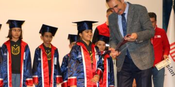 Muş’ta, Kızılay Çocuk Üniversitesi projesinde mezuniyet coşkusu yaşandı