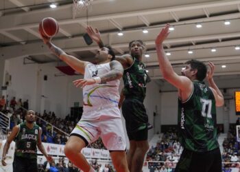 Petkimspor, Darüşşafaka’yı farklı yendi!