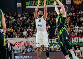 Pınar Karşıyaka, evinde TOFAŞ’ı farklı yendi!