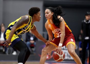 Potada kadınlar derbisini Fenerbahçe kazandı!