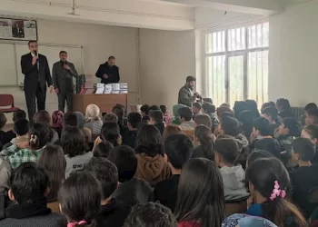 Sağlık Çalışanları Derneği’nden Muşlu öğrencilere kitap desteği