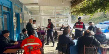 Sinop’ta Jandarma ekipleri vatandaşları fırtına hakkında bilgilendirdi