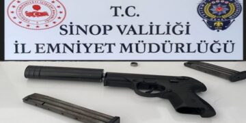 Sinop’ta şüpheli bir şahıs üzerinden susturuculu silah çıktı!