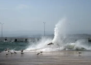 Sinop Valiliği’nden Orta Karadeniz’de fırtına uyarısı!