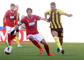 Sivasspor, sahasında ilk galibiyetini aldı!