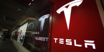 Tesla’nın 2023 serüveni! Kriz teyit geçti