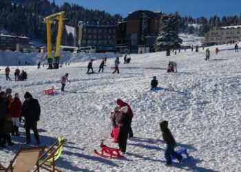 Uludağ’da günlük kayak maliyeti 5 bin lirayı buluyor