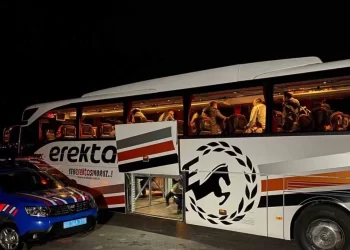 Tokat’ta yolcu otobüsüne ateş açıldı Tokat’ta yolcu otobüsüne ateş açıldı