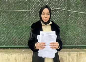 Avukat kocadan şiddet skandalı: Eşini ve eşinin ailesini darp etti