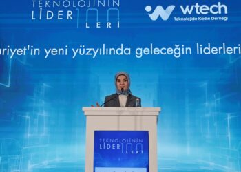 Bakan Göktaş kadınlara yapay zekayla hazırlanan metinden seslendi