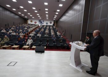 Bakan Güler, Yeni Yıl Dolayısıyla Hava Kuvvetlerimizin Kahraman Personeli ile Bir Araya Geldi