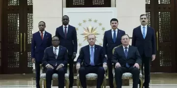 Büyükelçilerden Cumhurbaşkanı Erdoğan’a güven mektubu
