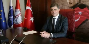 CHP’nin İzmir Büyükşehir Belediye Başkan adayı Cemil Tugay kimdir?