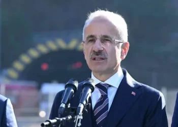 Dev projede ilk adım: Dörtyol-Hassa demiryolu ve otoyolu projesinde ihale yapıldı