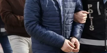 Göçmen kaçakçılarına operasyon: 37 kişi yakalandı