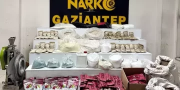 MİT ve polisten uyuşturucu operasyonu: 79 kilo kimyasal madde ele geçirildi