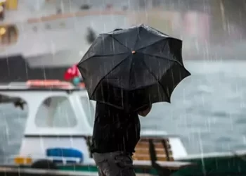 Meteoroloji'den birçok kente sarı kodlu uyarı! Marmara için fırtına alarmı Meteoroloji’den birçok kente sarı kodlu uyarı! Marmara için fırtına alarmı