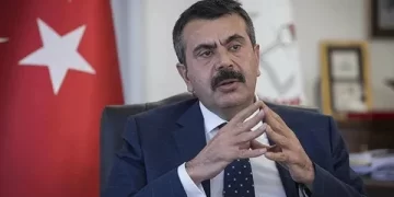 Pazartesi günü okullarda şehitler için 1 dakikalık saygı duruşu yapılacak