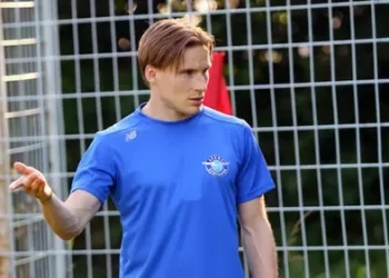 Adana Demirspor, Norveç’li sağ bek Svensson ile yollarını ayırdı!