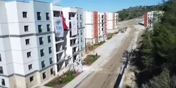 Adana’da 1589 deprem konutu hak sahiplerine dağıtılıyor