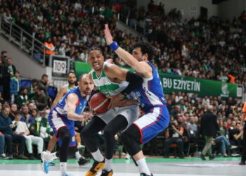 Anadolu Efes, Bursaspor deplasmanında kazandı!