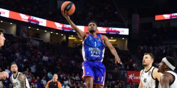 Anadolu Efes, Virtus Bologna’yı farklı geçti!