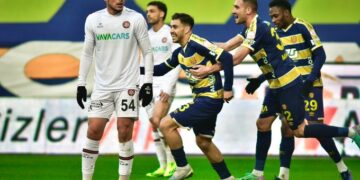 Ankaragücü, evinde 3 puanı 2 golle aldı!