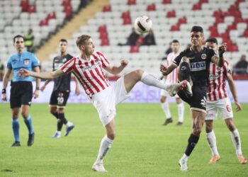 Antalyaspor ile Alanyaspor yenişemedi!