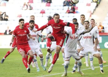 Antalyaspor ile Trabzonspor yenişemedi!