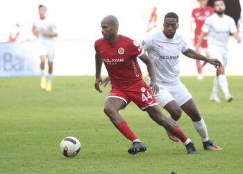 Antalyaspor, kupada Pendikspor’u 2 golle geçti!