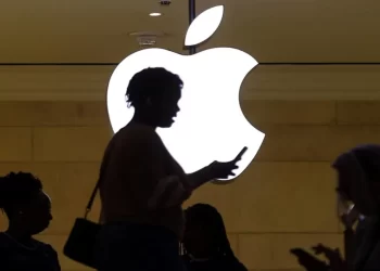 Apple 12 yıllık geleneğini kırdı
