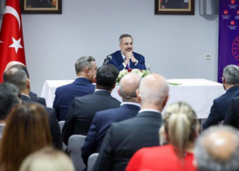 Bakan Fidan, memur adaylarıyla buluştu