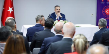 Bakan Fidan, memur adaylarıyla buluştu