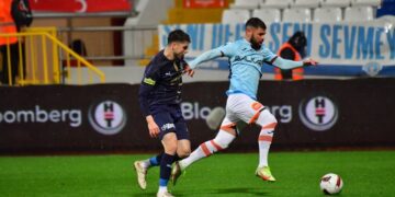 Başakşehir, deplasmanda Kasımpaşa’yı farklı yendi!