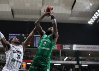 Beşiktaş Emlakjet, Bursaspor İnfo Yatırım’ı farklı yendi