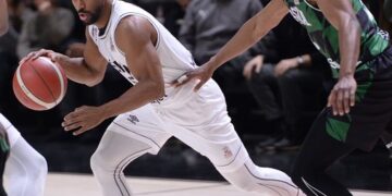Beşiktaş Emlakjet, evinde Darüşşafaka Lassa’yı devirdi!