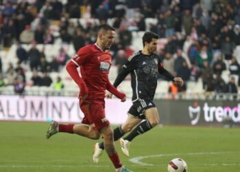 Beşiktaş, Sivasspor’a tek golle kaybetti!