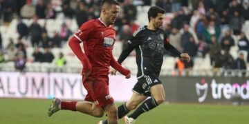 Beşiktaş, Sivasspor’a tek golle kaybetti!