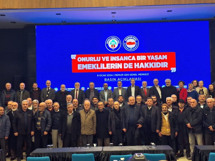 ANKARA'DA KAMU EMEKLILERI, MALI HAKLARININ IYILESTIRILMESI TALEBIYLE ACIKLAMA YAPTI. FOTO-ANKARA-DHA
