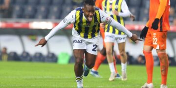 Fenerbahçe, Adanaspor karşısında 6 golle turladı!